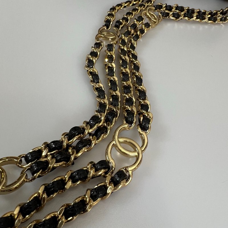 CHANEL 黑荔枝皮雙C鍊背帶側肩包 AS3777/晶片款-11