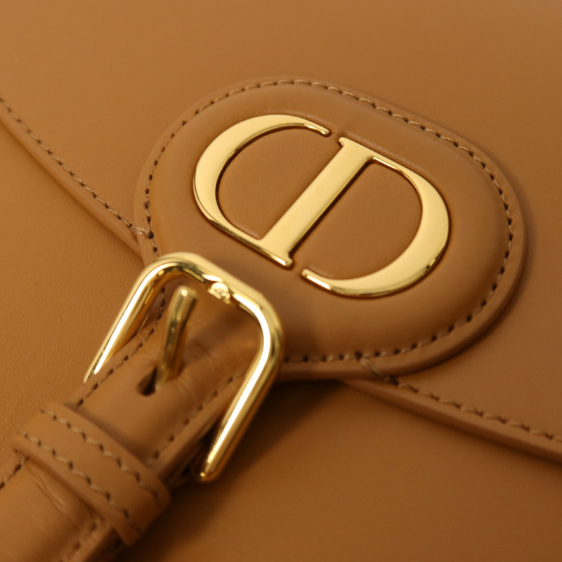 Dior 牛皮皮革Bobby Medium金扣肩背袋-10