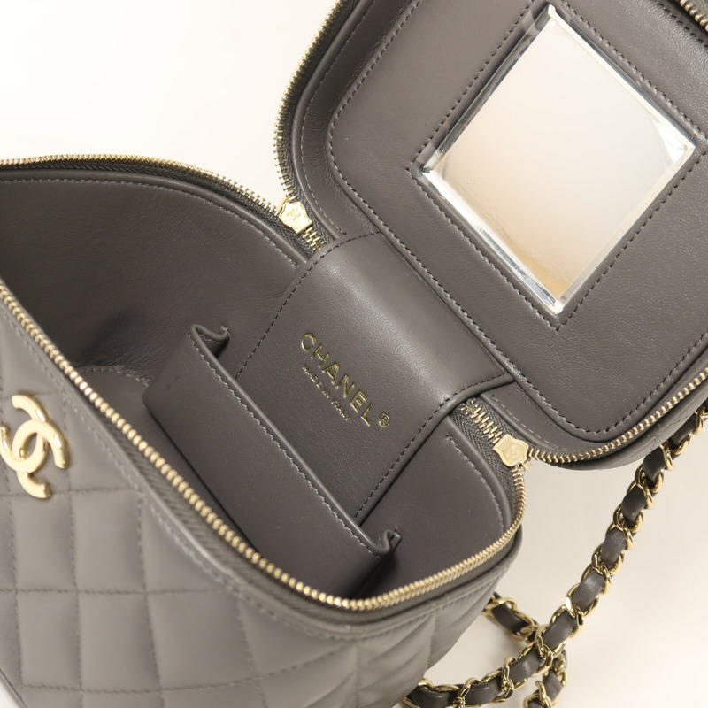 CHANEL 羊皮皮革Vanity Case金扣鏈帶手挽肩背兩用袋-4