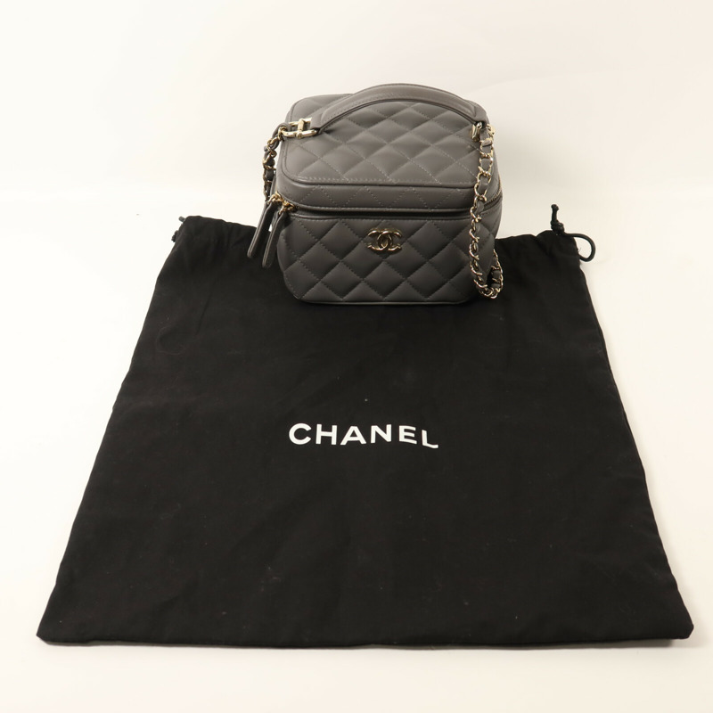 CHANEL 羊皮皮革Vanity Case金扣鏈帶手挽肩背兩用袋-9