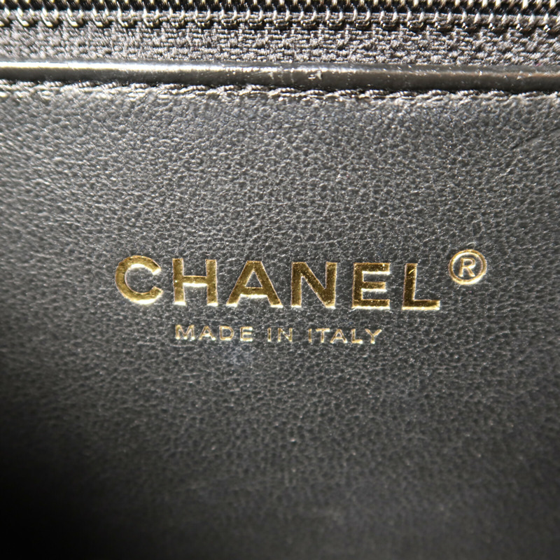 CHANEL 牛皮皮革Vanity Case金扣鏈帶肩背袋-5