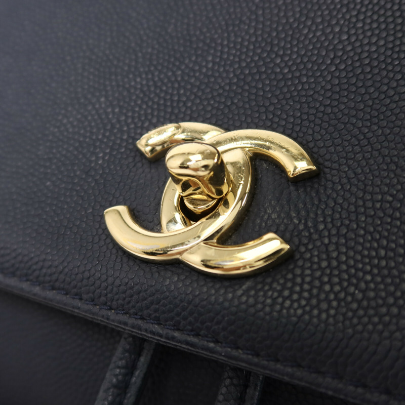 CHANEL 牛皮皮革Business Affinity Backpack金扣鏈帶背包-10