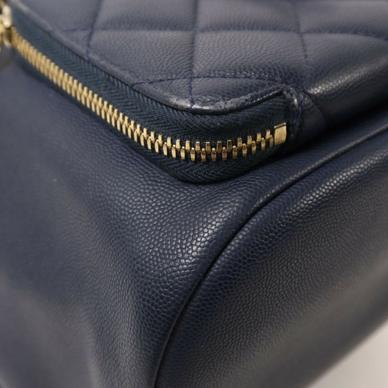 CHANEL 牛皮皮革Business Affinity Backpack金扣鏈帶背包-11