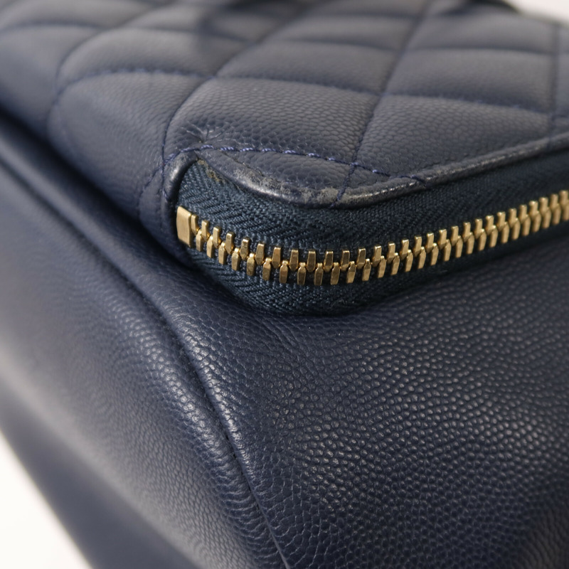 CHANEL 牛皮皮革Business Affinity Backpack金扣鏈帶背包-12