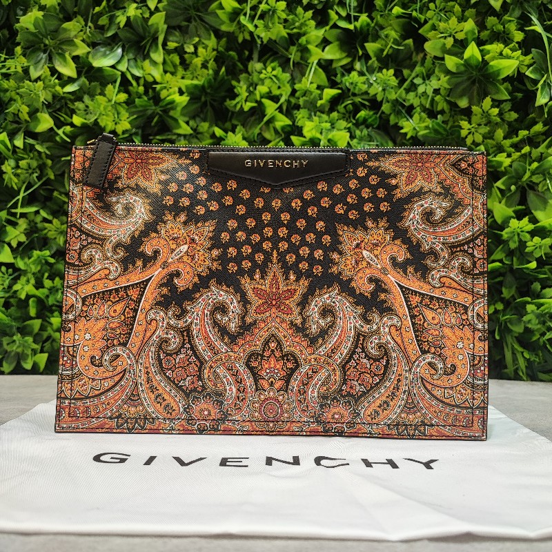 Givenchy Antigona Clutch-0
