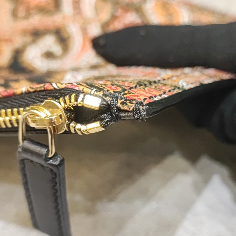 Givenchy Antigona Clutch-10