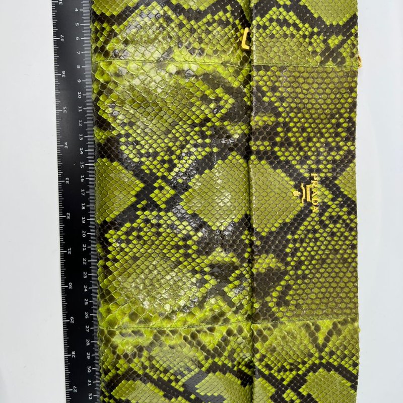 Prada 蟒蛇皮掀蓋手拿包-7