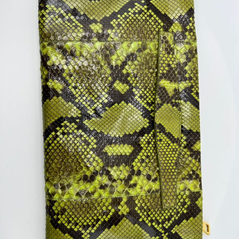 Prada 蟒蛇皮掀蓋手拿包-8