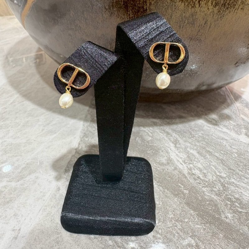 Dior 珍珠吊墜耳環-1