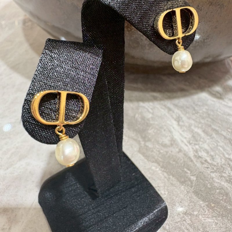 Dior 珍珠吊墜耳環-2