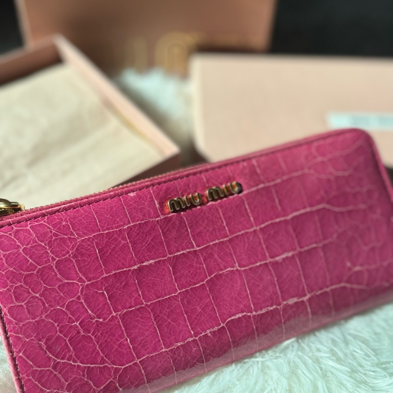 🌸Miu Miu 粉紅色 莓紅色/鱷魚壓紋長款拉鍊錢包-2