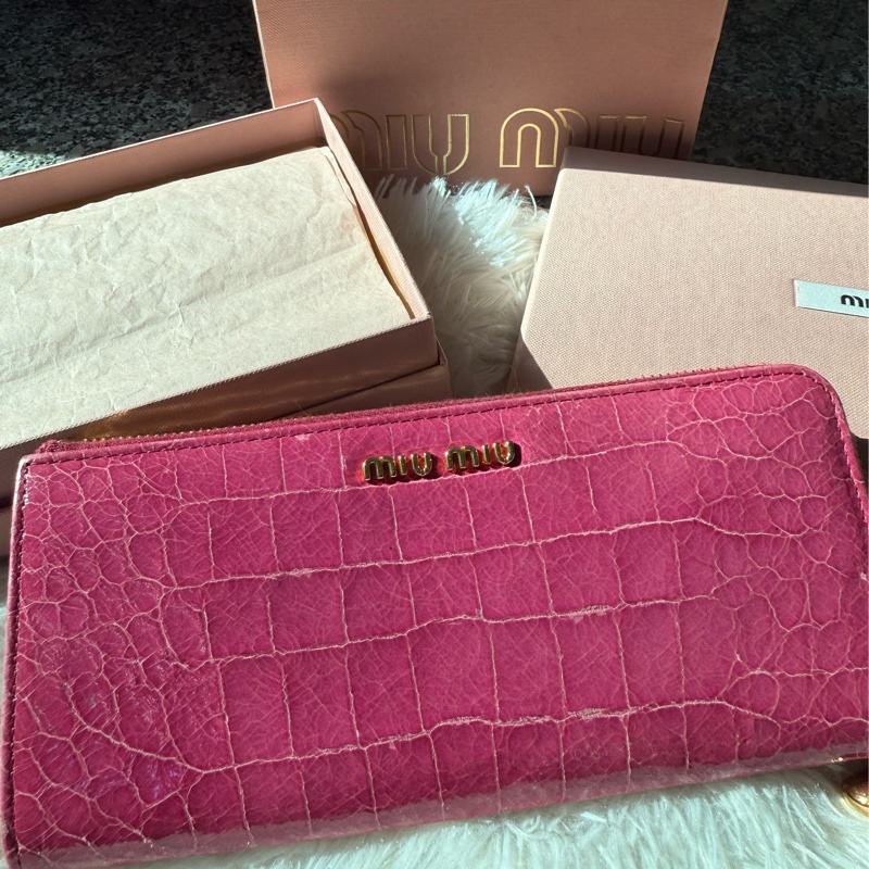 🌸Miu Miu 粉紅色 莓紅色/鱷魚壓紋長款拉鍊錢包-6