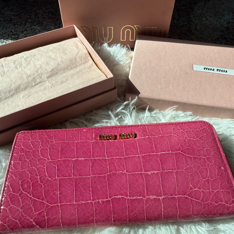 🌸Miu Miu 粉紅色 莓紅色/鱷魚壓紋長款拉鍊錢包-8