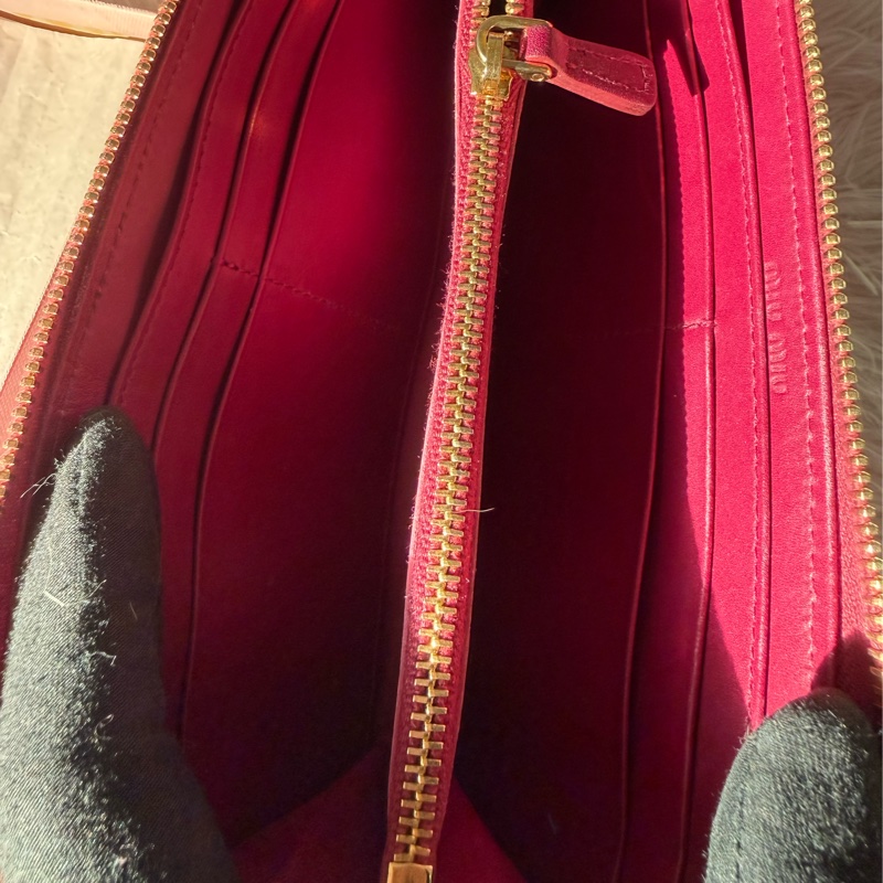 🌸Miu Miu 粉紅色 莓紅色/鱷魚壓紋長款拉鍊錢包-22