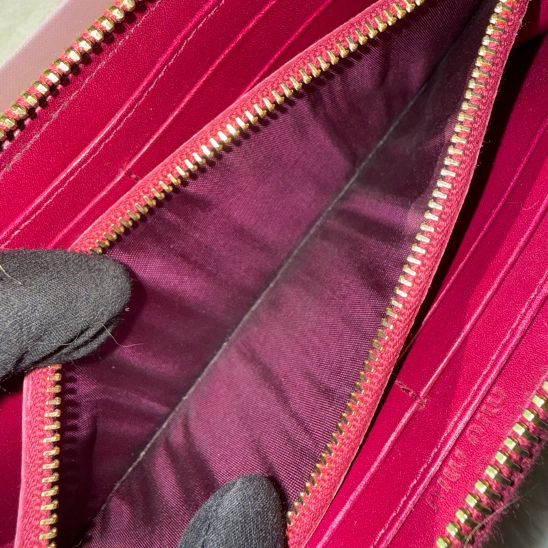 🌸Miu Miu 粉紅色 莓紅色/鱷魚壓紋長款拉鍊錢包-23