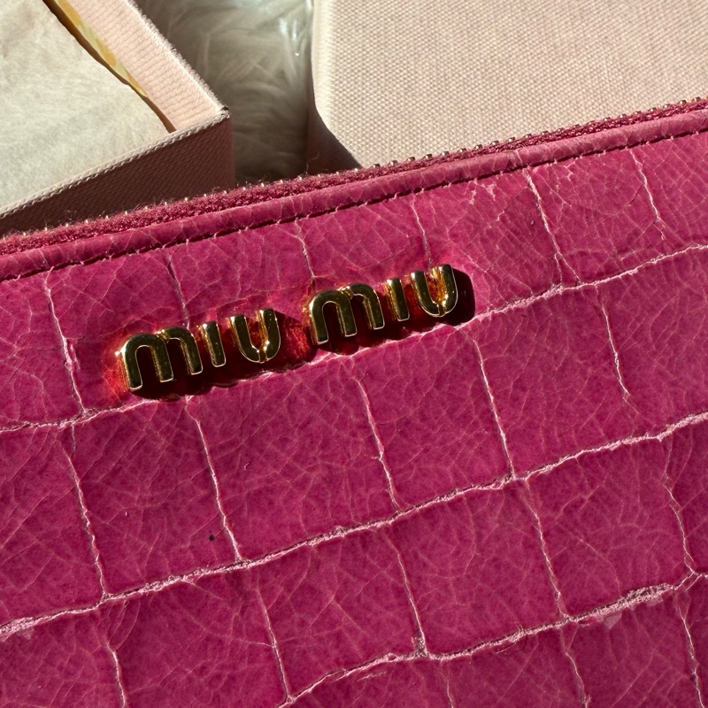 🌸Miu Miu 粉紅色 莓紅色/鱷魚壓紋長款拉鍊錢包-28
