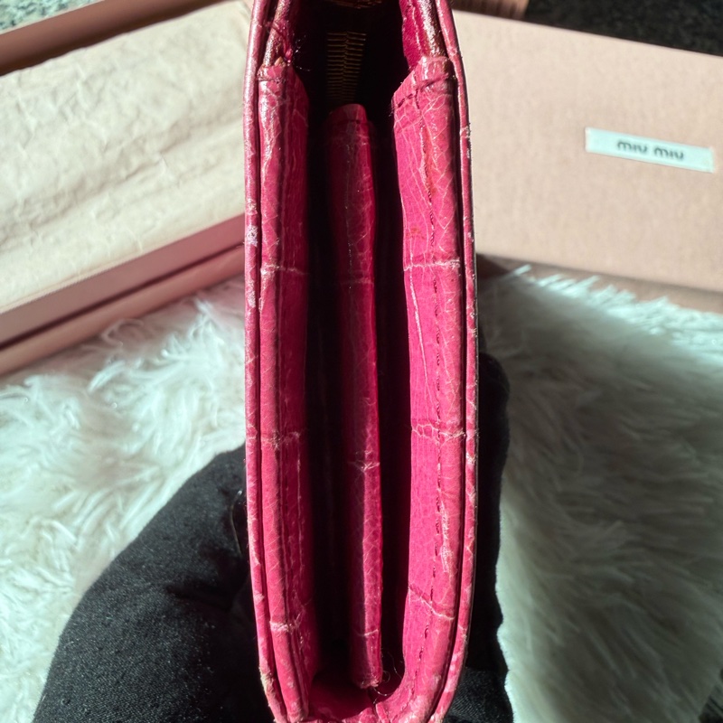 🌸Miu Miu 粉紅色 莓紅色/鱷魚壓紋長款拉鍊錢包-41