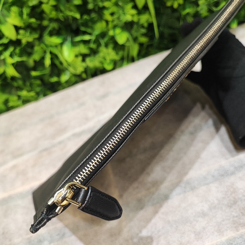 Givenchy Antigona Clutch-4