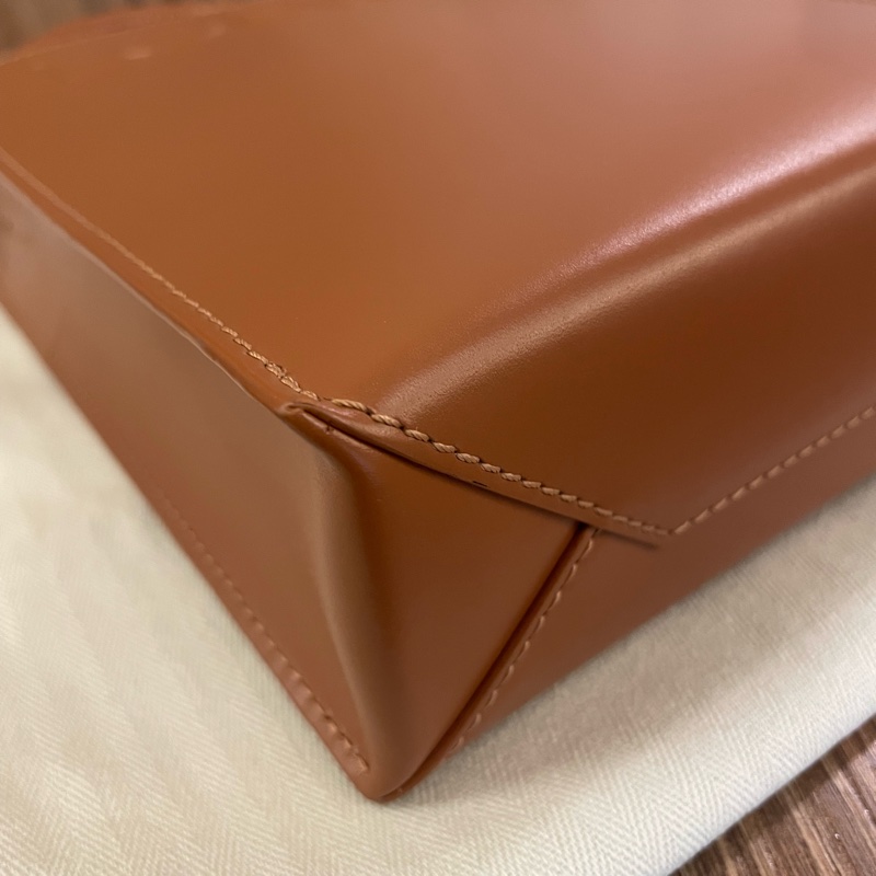LOEWE A5 立體LOGO小牛皮手提肩背兩用包（棕色）-10