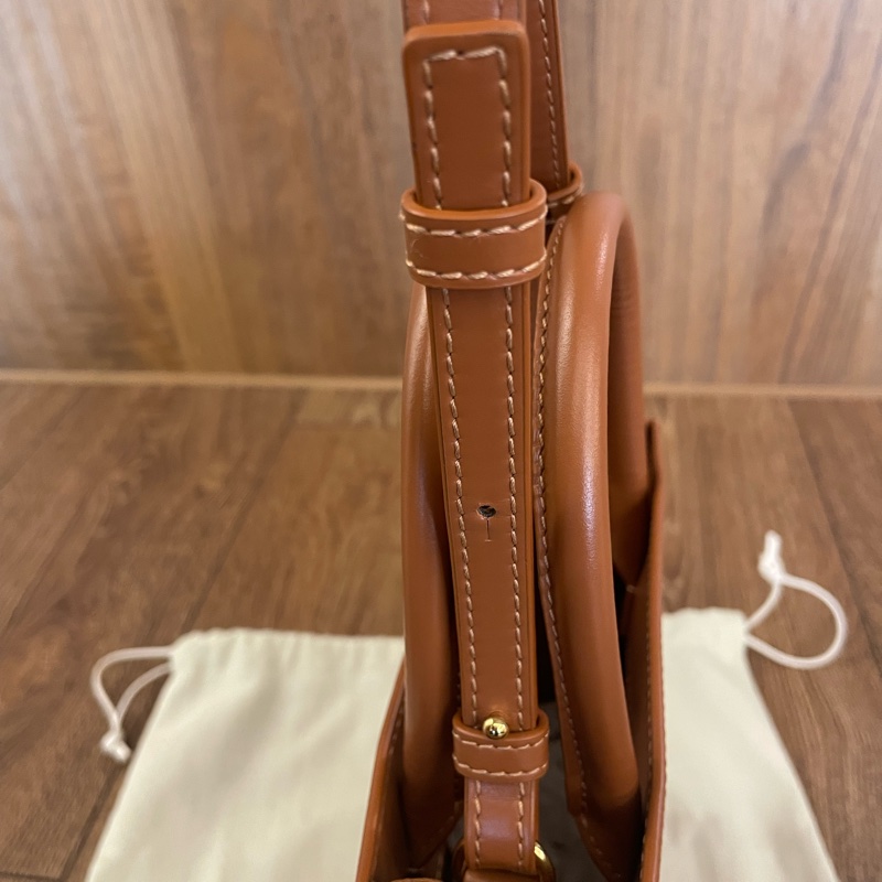 LOEWE A5 立體LOGO小牛皮手提肩背兩用包（棕色）-13