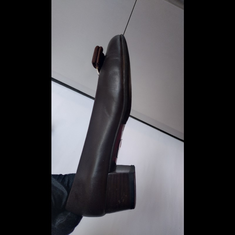 Ferragamo 深咖皮蝴蝶結釦厚跟女鞋-18