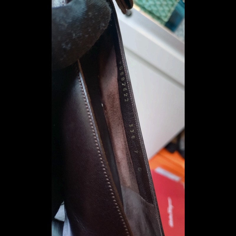 Ferragamo 深咖皮蝴蝶結釦厚跟女鞋-19