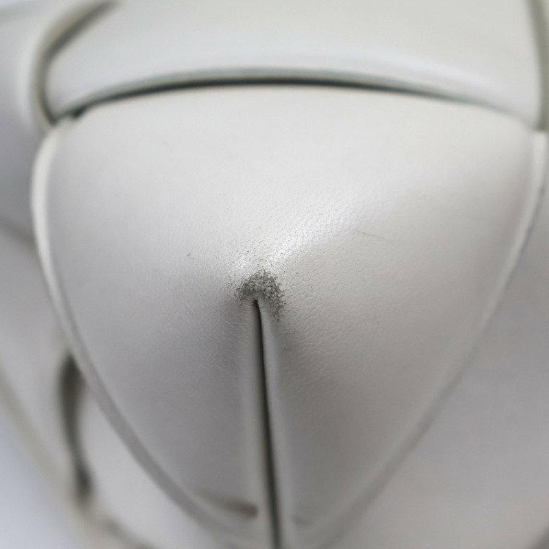白色 編織羊皮 Padded Cassette 肩背包 641236【BOTTEGA VENETA 寶緹嘉】 641236-9