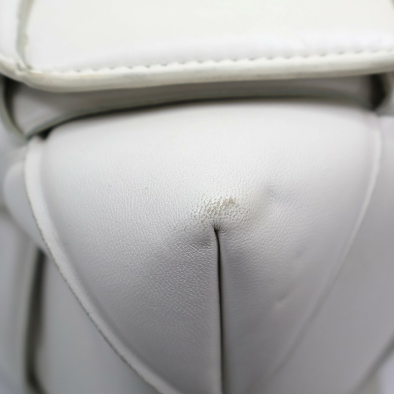 白色 編織羊皮 Padded Cassette 肩背包 641236【BOTTEGA VENETA 寶緹嘉】 641236-11