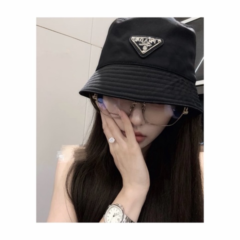 Prada 經典三角鐵牌 尼龍 漁夫帽 黑 M