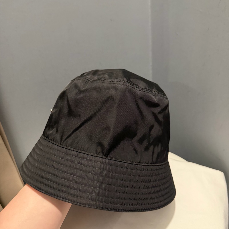 Prada 經典三角鐵牌 尼龍 漁夫帽 黑 M-4