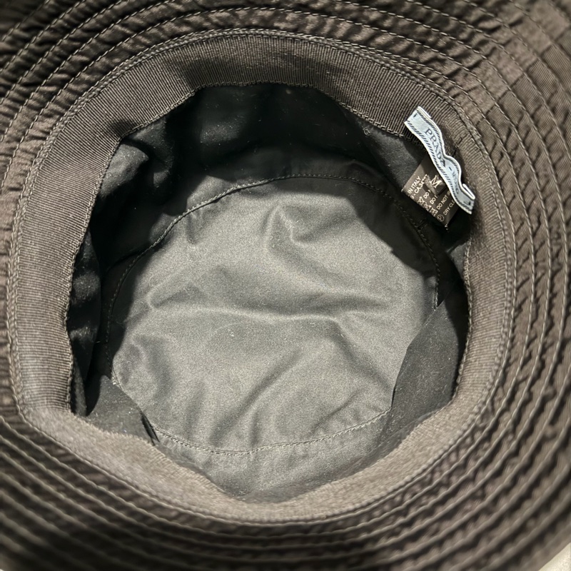 Prada 經典三角鐵牌 尼龍 漁夫帽 黑 M-10