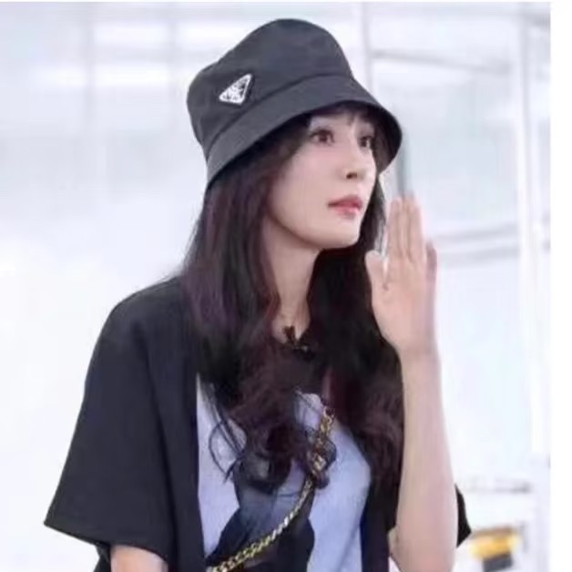 Prada 經典三角鐵牌 尼龍 漁夫帽 黑 M-14