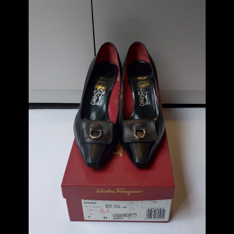 Ferragamo 銀釦頭黑皮高跟女鞋-0