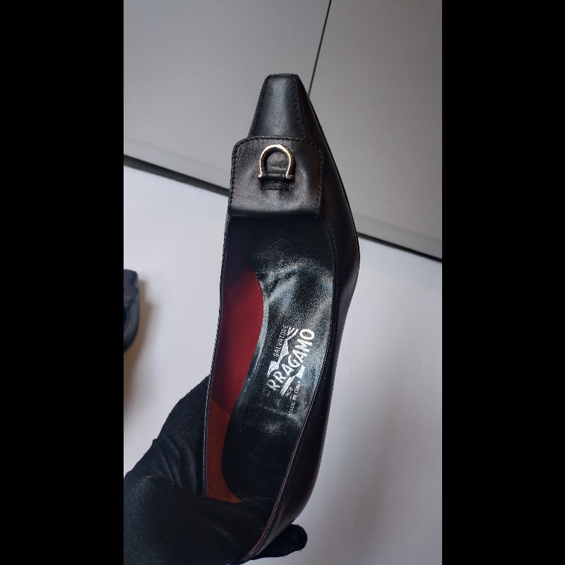 Ferragamo 銀釦頭黑皮高跟女鞋-16