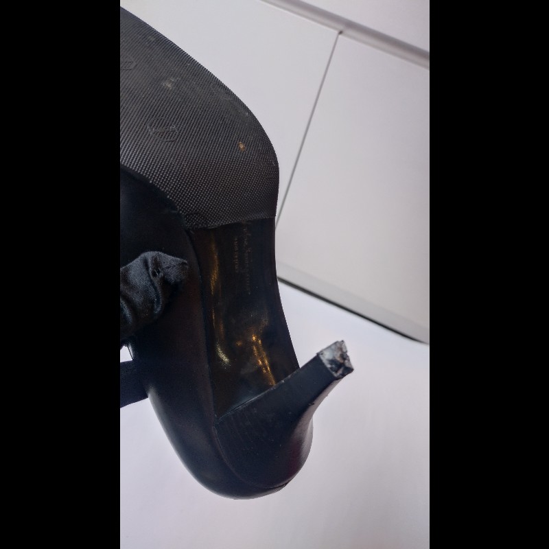 Ferragamo 銀釦頭黑皮高跟女鞋-20