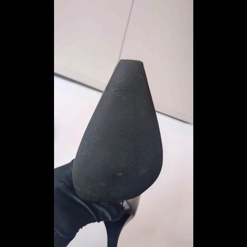 Ferragamo 銀釦頭黑皮高跟女鞋-22