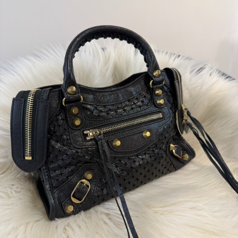 巴黎世家 Classic Mini City黑色雷射洞洞包-1