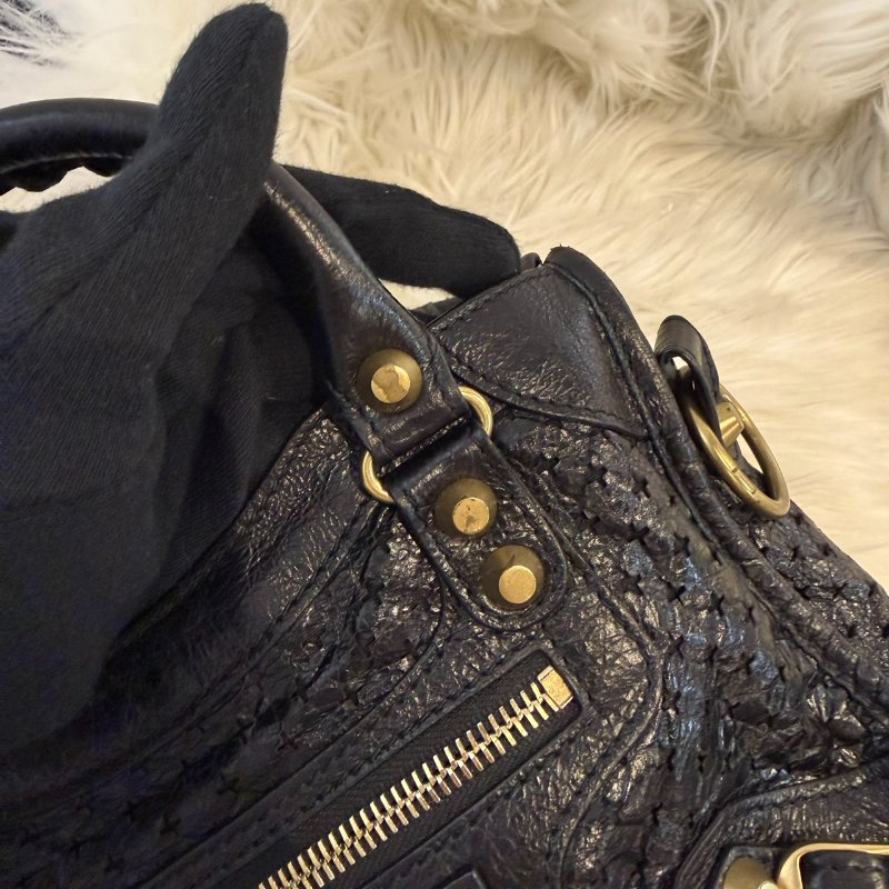 巴黎世家 Classic Mini City黑色雷射洞洞包-4