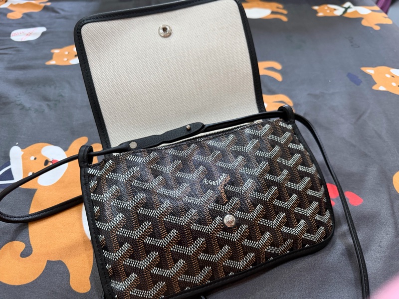 GOYARD 高雅德 Plumet Pocket 翻蓋斜背信封包-8