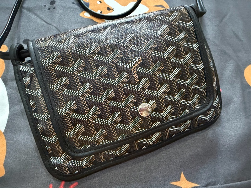 GOYARD 高雅德 Plumet Pocket 翻蓋斜背信封包-10