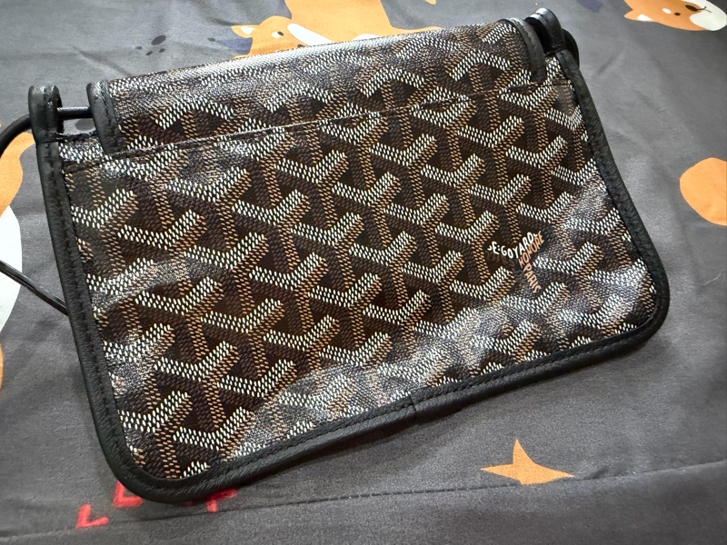 GOYARD 高雅德 Plumet Pocket 翻蓋斜背信封包-11