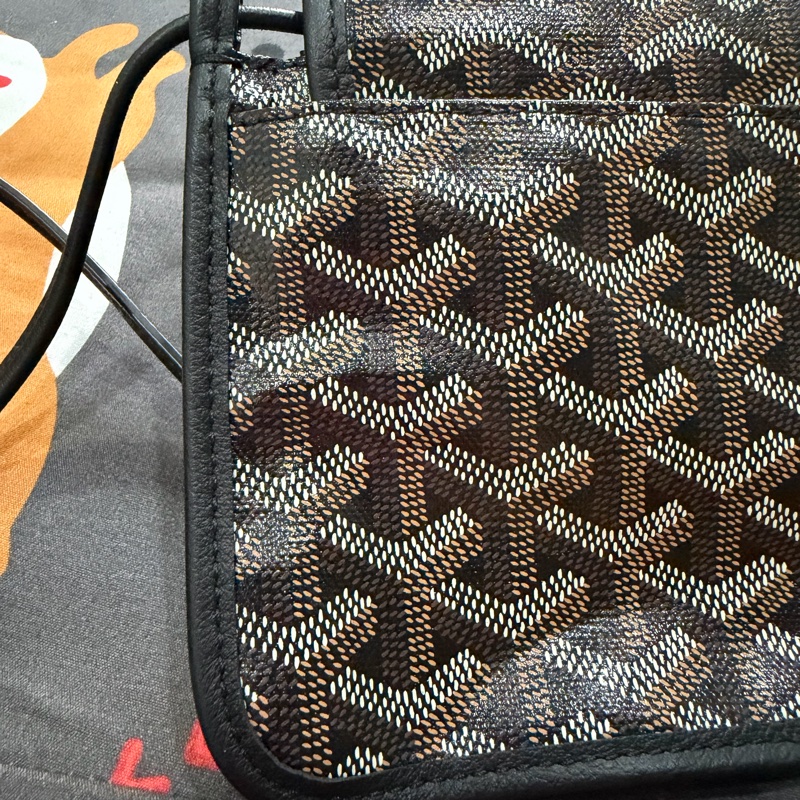 GOYARD 高雅德 Plumet Pocket 翻蓋斜背信封包-12