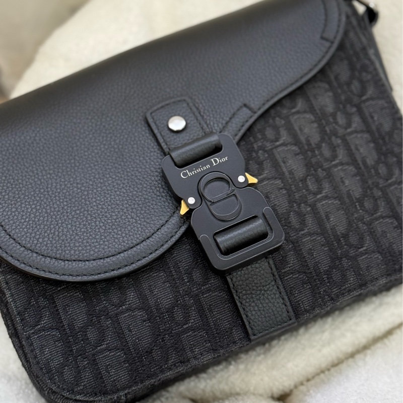 Dior 黑花郵差包-4