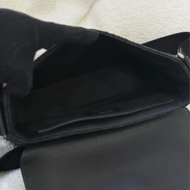 Dior 黑花郵差包-13