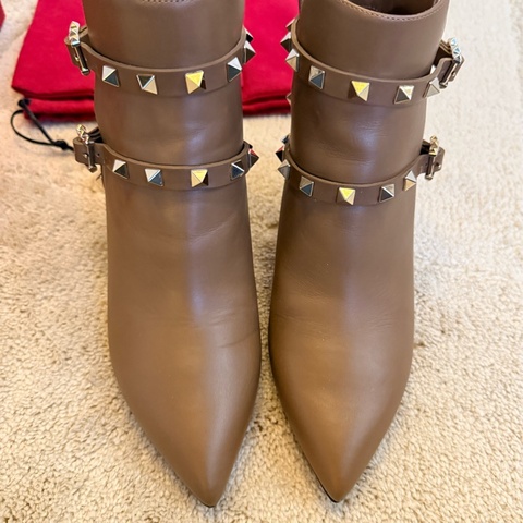 Valentino 經典卯釘短靴 37號 全新品