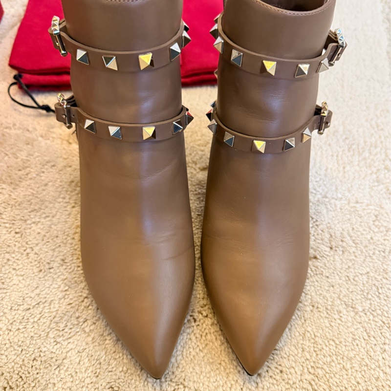 Valentino 經典卯釘短靴 37號 全新品-0