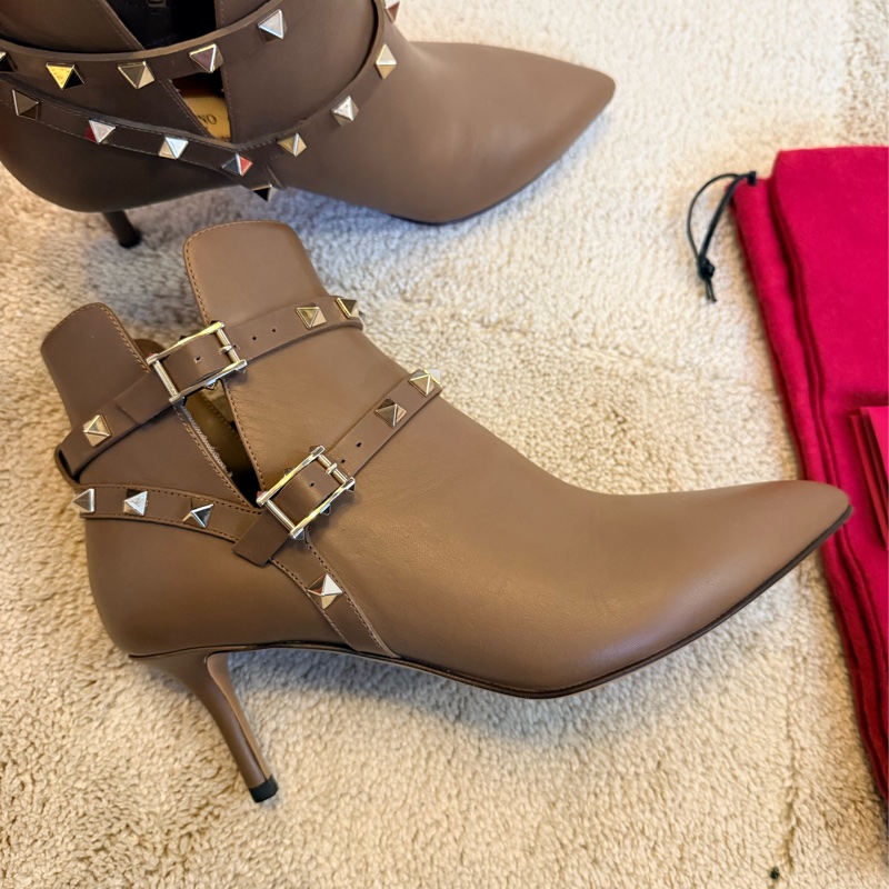 Valentino 經典卯釘短靴 37號-12