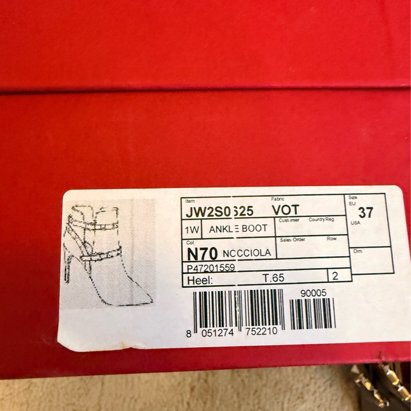 Valentino 經典卯釘短靴 37號-14