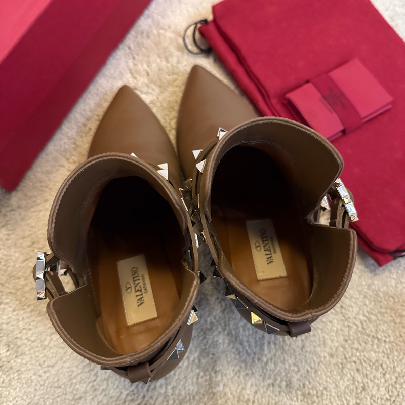 Valentino 經典卯釘短靴 37號-19