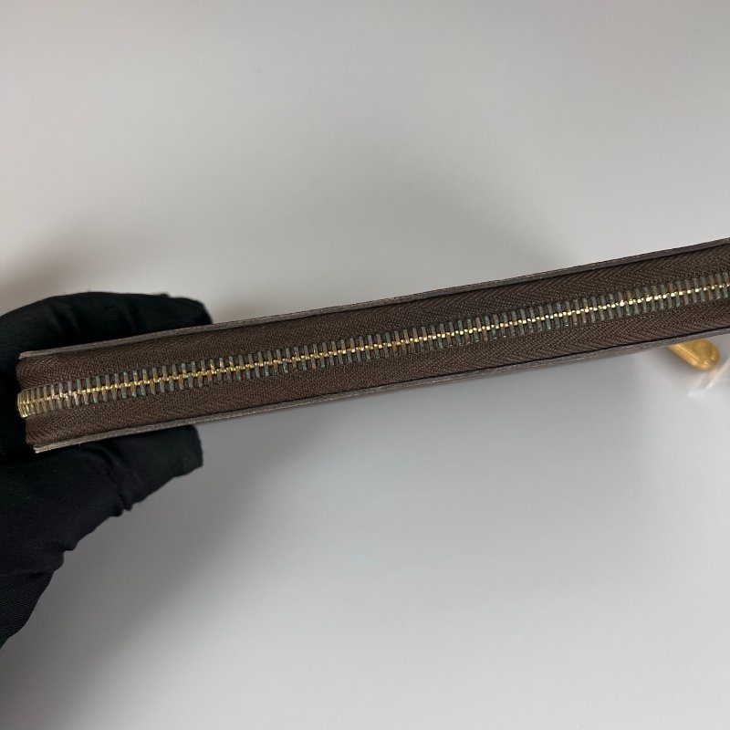 LV M41896  老花ㄇ拉紅長夾-4